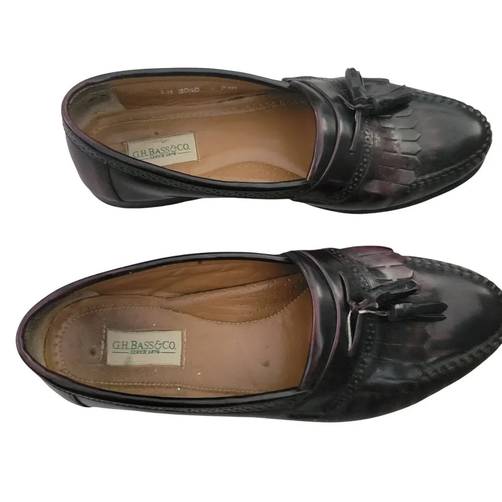 G.H. Bass & Co. men's Black Leather Loafers With Tassels Size 10.5 Made In Brazi